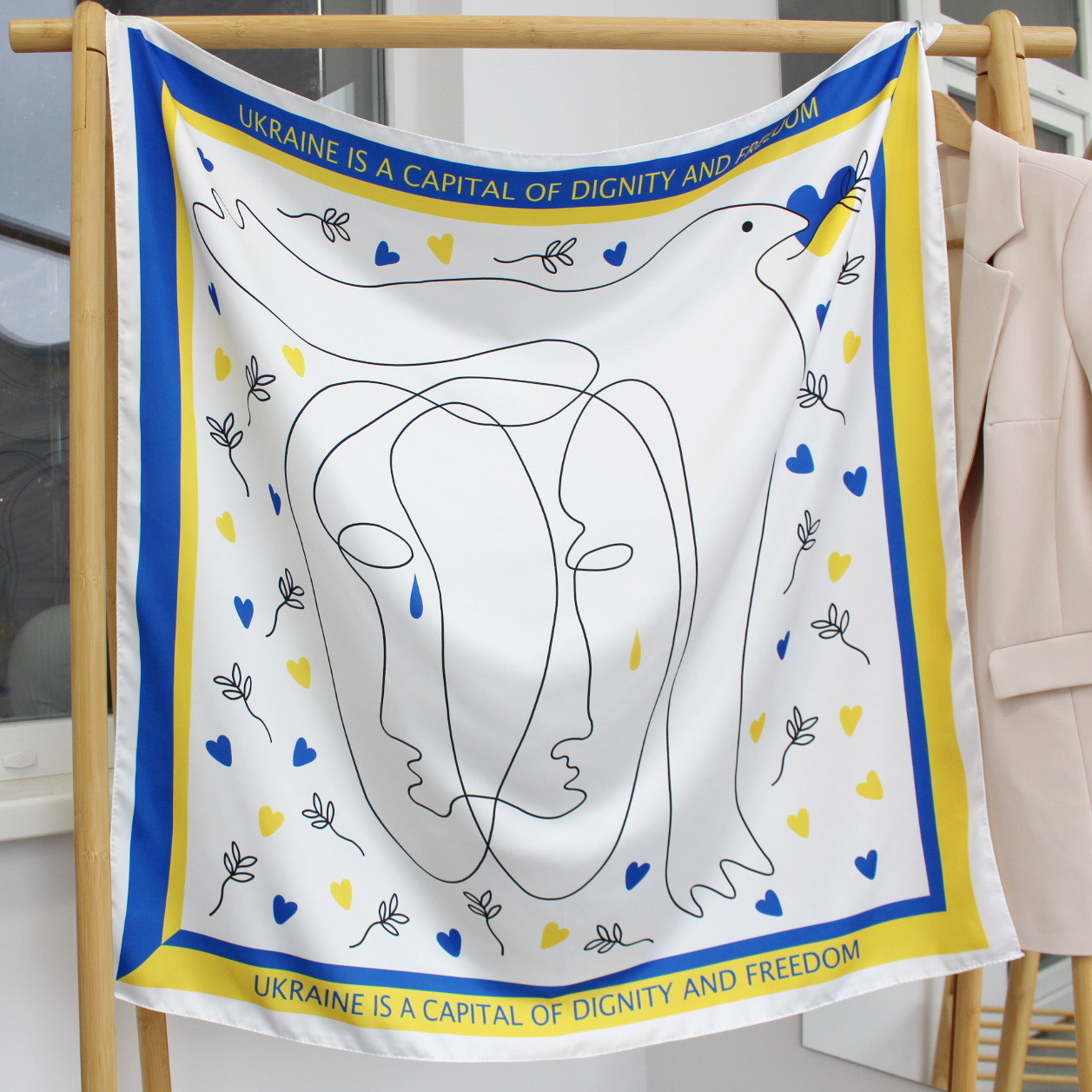 Хустка патріотична 90х90см "Голуб миру" 218054, фото 1