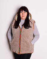Жилетка женская бежевая 46-60р с капюшоном из овечьей шерсти