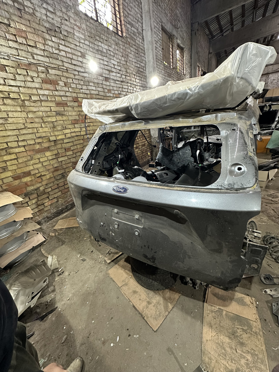 Двері багажника голі ляда Ford Explorer 20- колір М7 LB5Z7840010A, фото 1