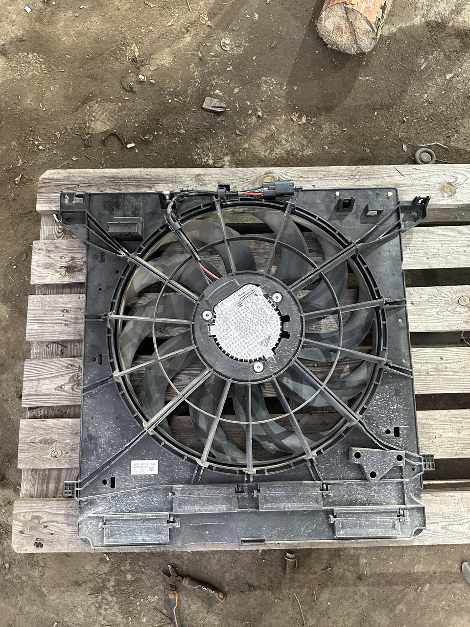 Дифузор кожух радіатора у зборі Ford Explorer 20- P1MZ8C607A, L1M38C607AH, фото 1