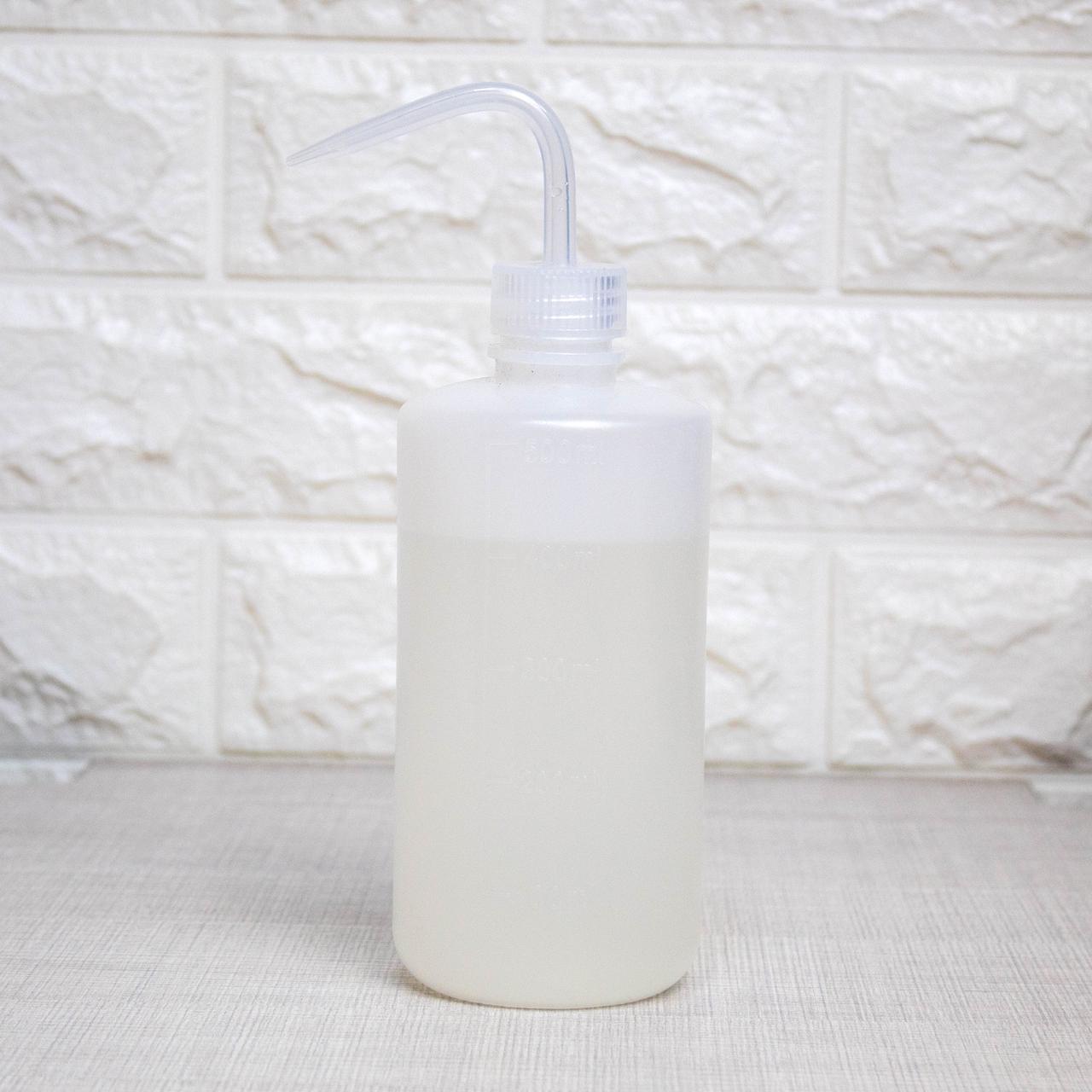 Пластиковий дозатор для рідин 500мл гнутий