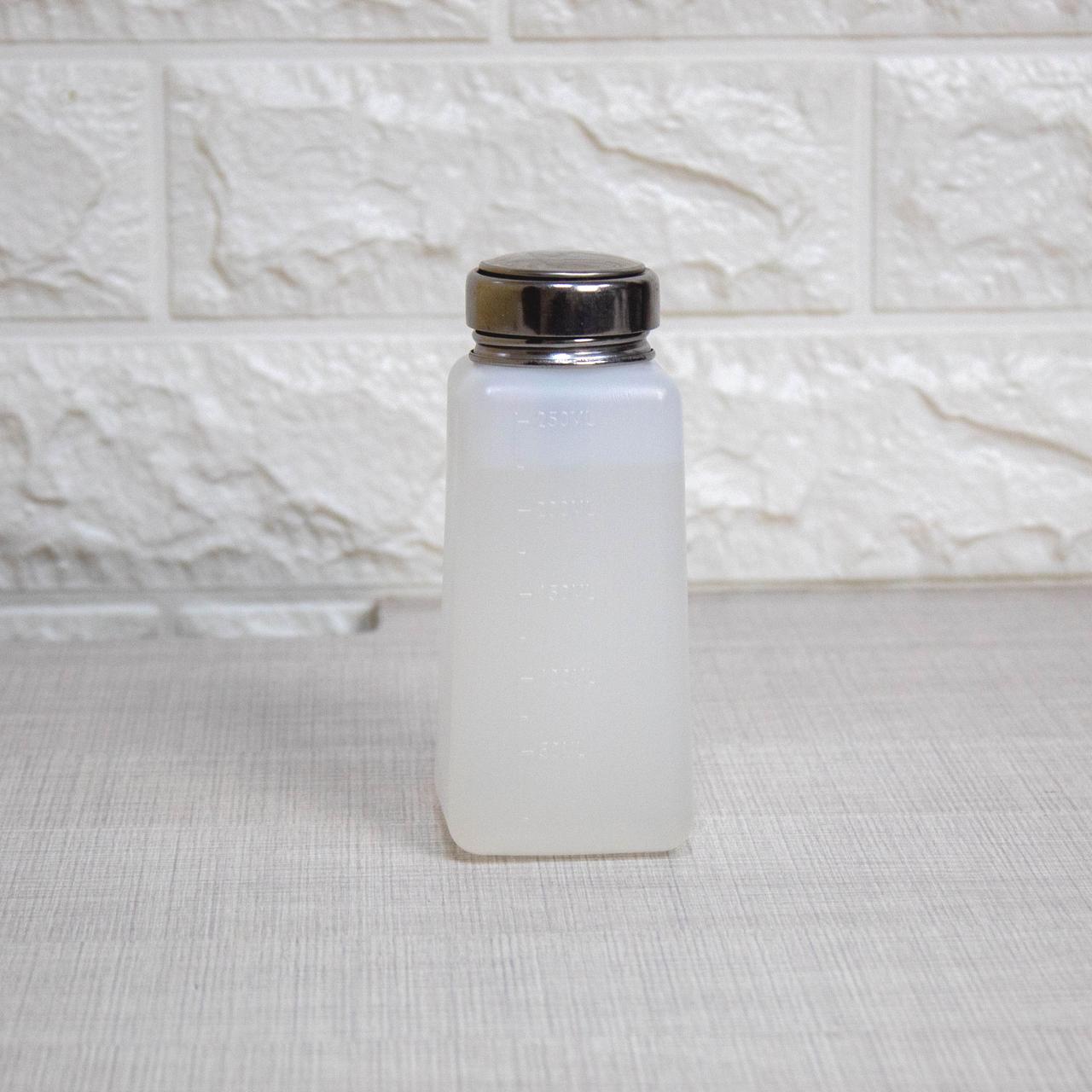 Пластиковий дозатор для рідин 250мл