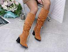 Чоботи жіночі зимові замшеві на підборах рудого кольору