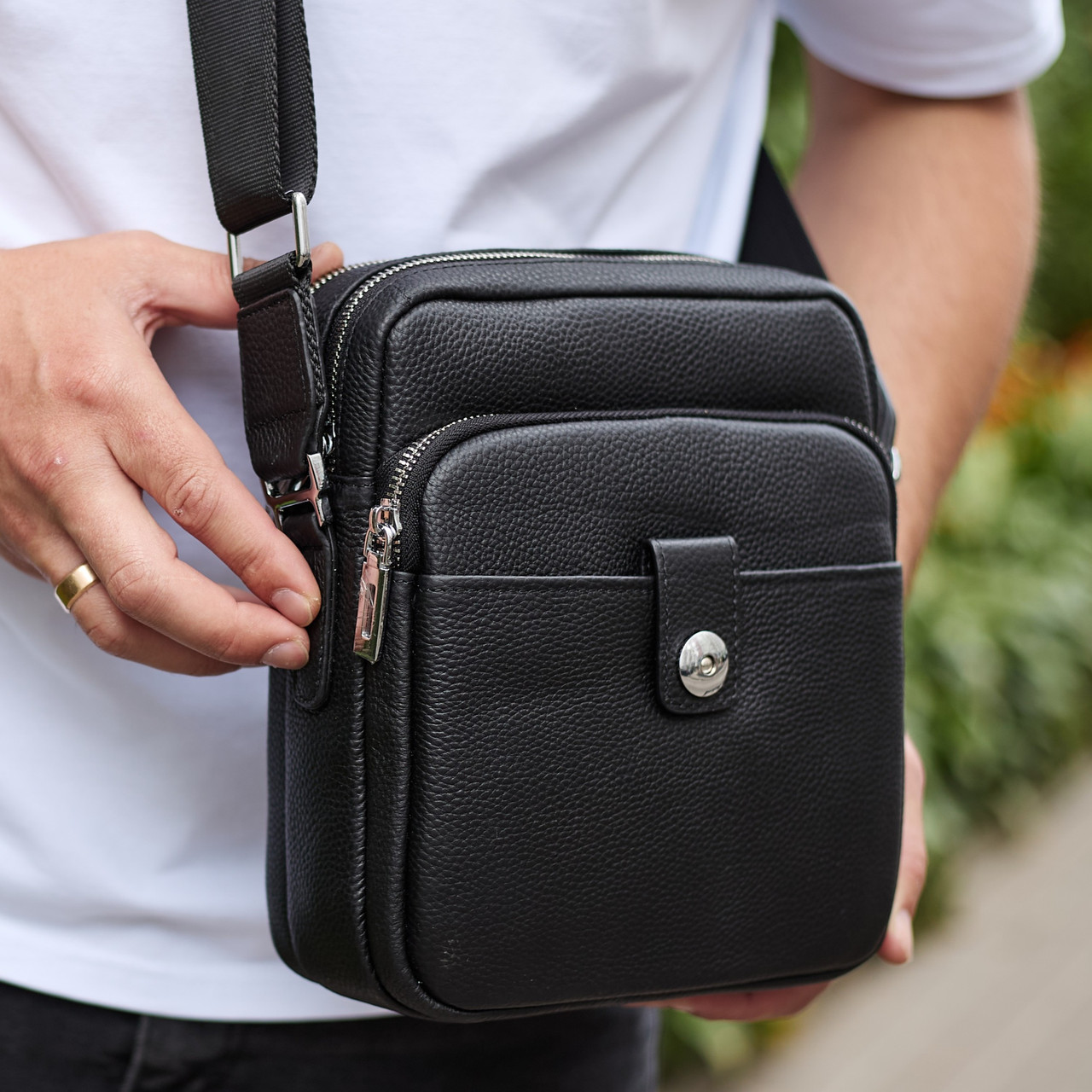 Чоловіча шкіряна універсальна сумка 24х20х8, барсетка зі шкіри, сумочка для чоловіків з регулюванням ручки, чорна, фото 1