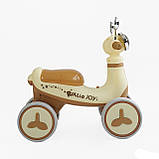 Дитячий біговел 1.5-3 роки JOY JL-42198 чотирьохколісний пластикова рама підсвітка українське озвучування Коричневий, фото 4