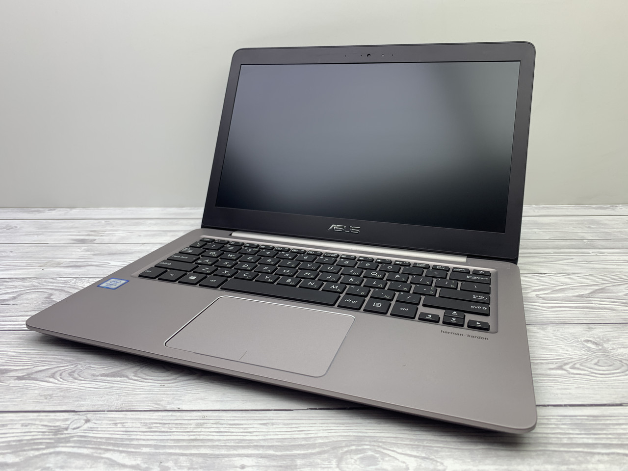 Ноутбук Asus ZenBook UX310UA 13.3 FHD IPS i5-6200U 8GB SSD 240GB Б/У А-