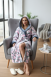 Махровий теплий довгий жіночий халат сіро-рожевого кольору з сердечками, фото 2