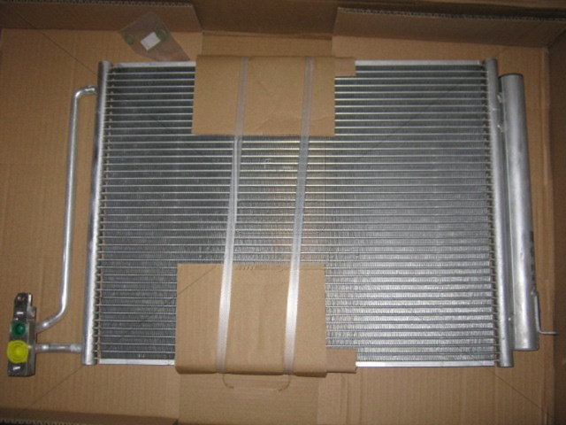 Радіатор кондиціонера BMW X5 E53 (00–) (Nissens) 94605