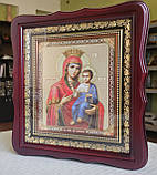 Ікона П.Б. Іверська в темному дерев'яному фігурному кіоті під склом з декорат.кутами, кіот 26×23, сюжет 15×18., фото 2