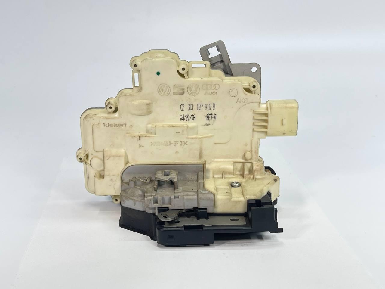 Замок передньої правої дверки VW Passat B6 7pin 3C1837016B, фото 1