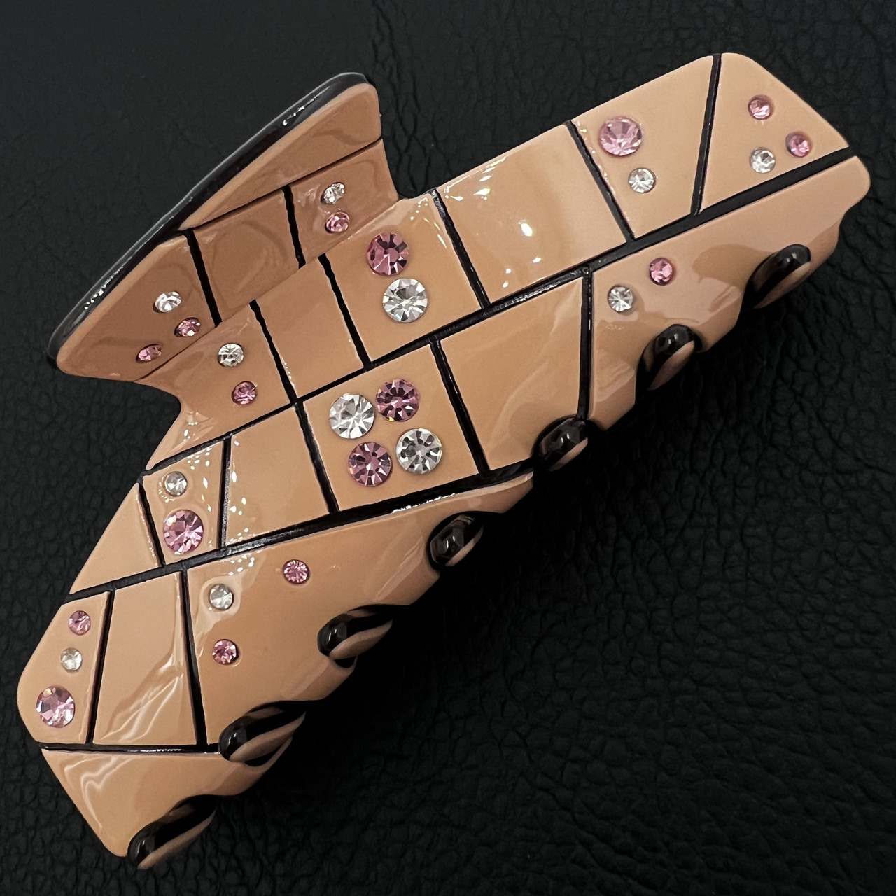 Краб для волос прочный пластик глянцевый персикового цвета с узорами и переливающимися стразами ширина 3.5 см длина 9 см