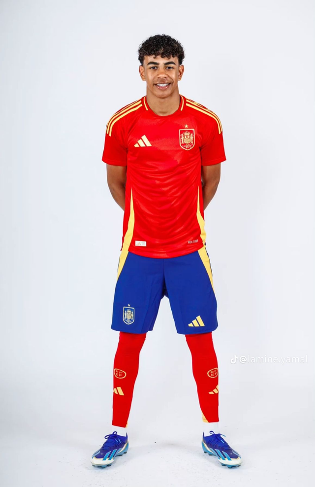 Ростова фігура Ламін Ямал Футбол 180 см, картон