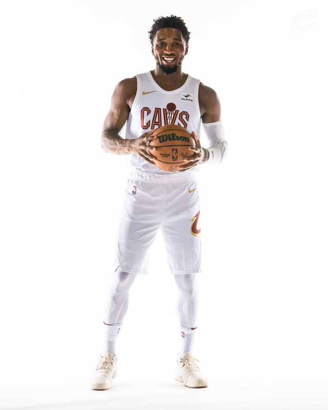 Ростова фігура Донован Мітчелл (Клівленд Кавальєрс) Баскетбол 180 см, картон