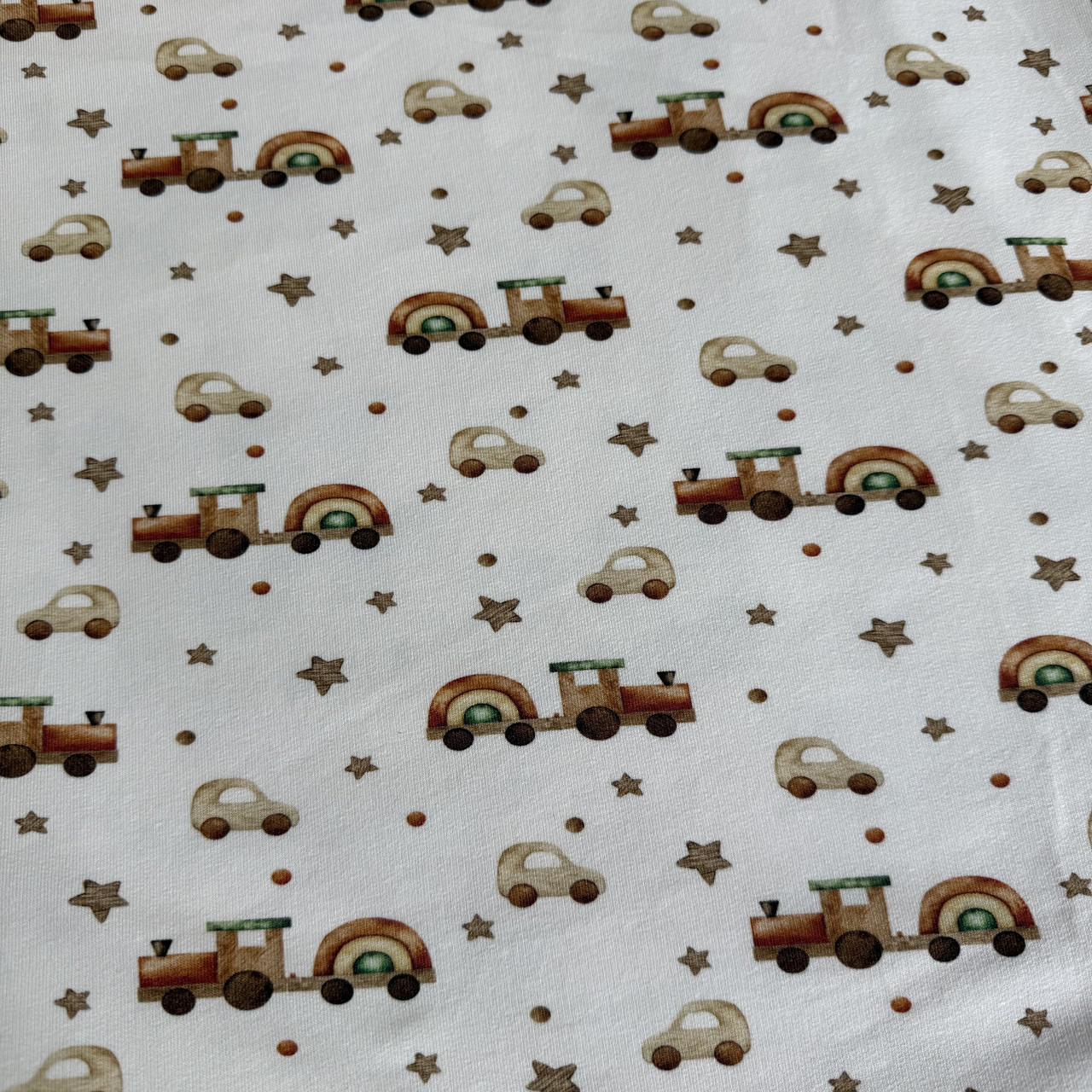 Відріз двонитки іграшкові поїзди на кремовому фоні, фото 1