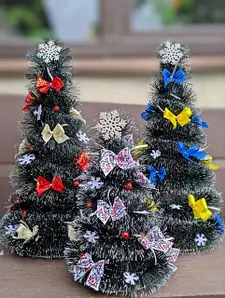 Ялинки офісні та на пні