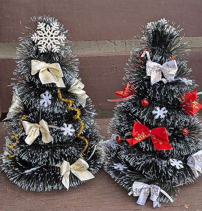 Ялинка з декором 30см каркасна Хупсі. (КОЛІР ДЕКОРУ НЕ ОБИРАЄТЬСЯ), фото 1