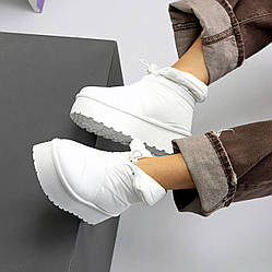 Молоді зимові білі дутики з фіксатором на платформі