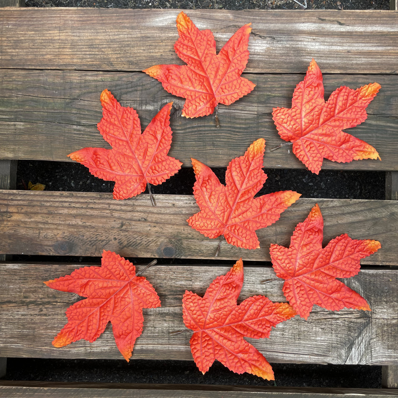 Штучне Листя клена штучні 20 шт в пачці червоні 12 см, фото 1