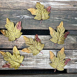 Штучне листя клена мікс 20 шт. в уп зелене 12 см