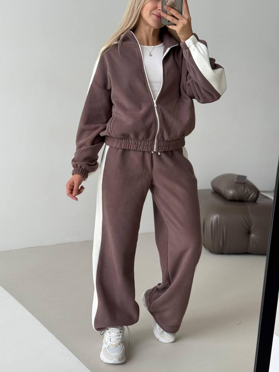 Кавовий теплий жіночий костюм із молочними вставками з двостороннього флісу, фото 1