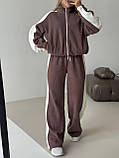 Кавовий теплий жіночий костюм із молочними вставками з двостороннього флісу, фото 3