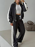 Сірий теплий жіночий костюм із молочними вставками з двостороннього флісу, фото 3