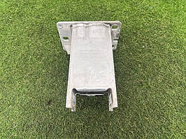 Кронштейн підсилювача бампера AUDI A4 B8 2.0 CAEB 2010 перед. прав. (б/у)