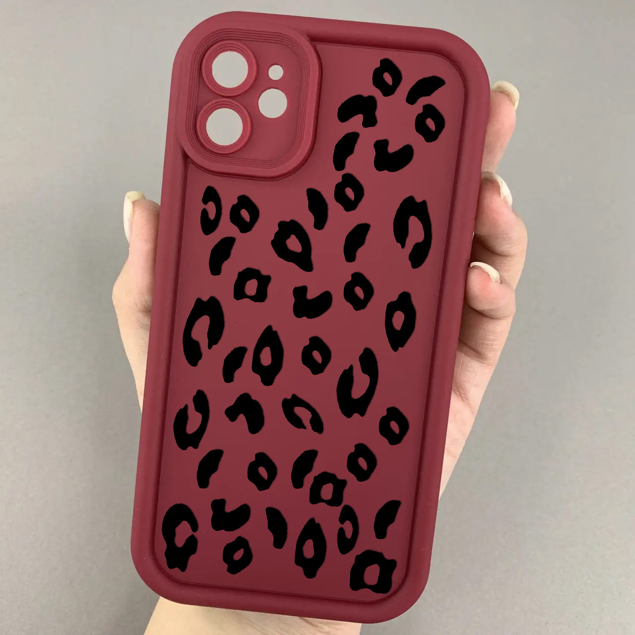 Чохол для iPhone 11 бордовий з великими бортами з принтом чорний леопард на айфон 11 w01l