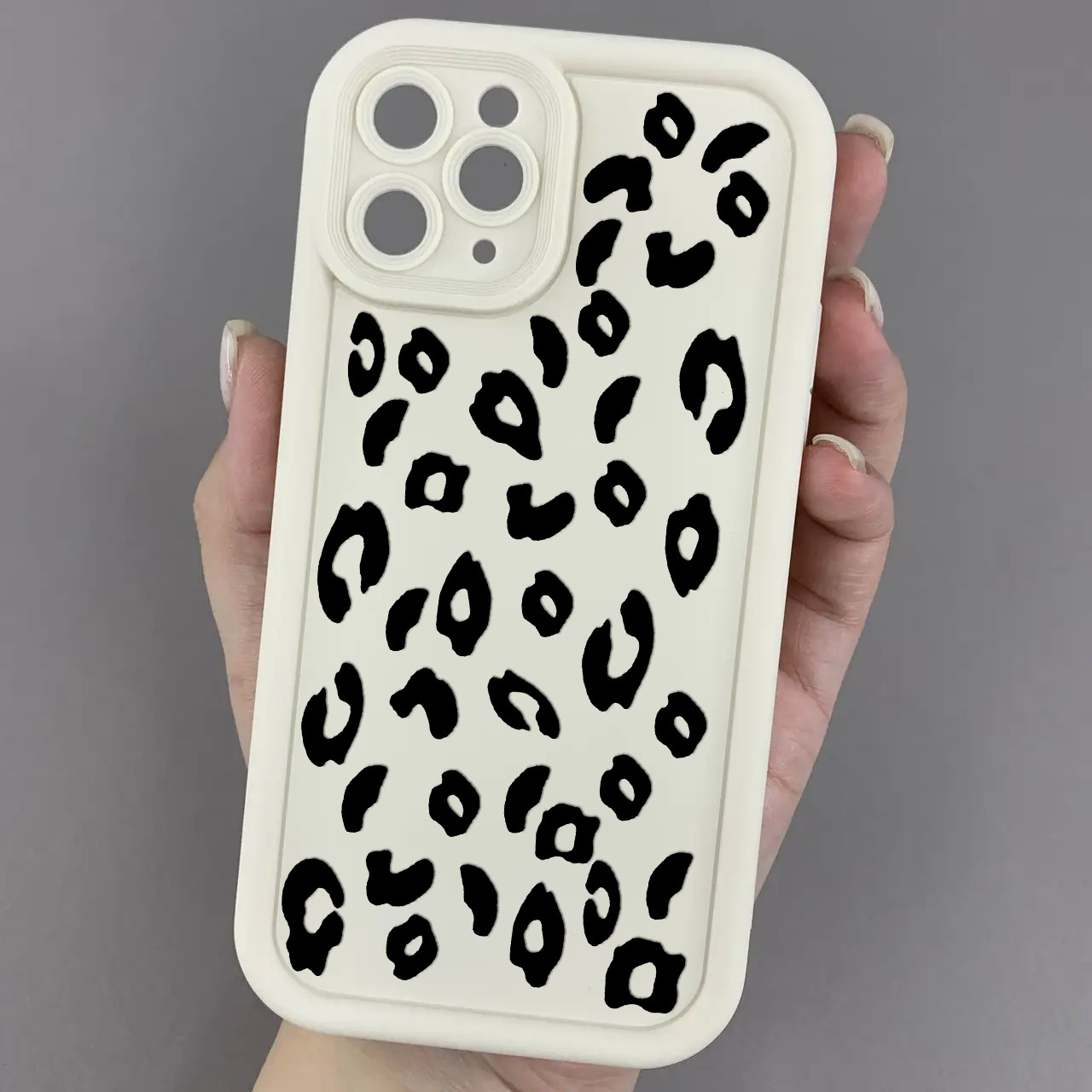 Чохол для iPhone 11 Pro молочний з великими бортами з принтом чорний леопард на айфон 11 про w01l