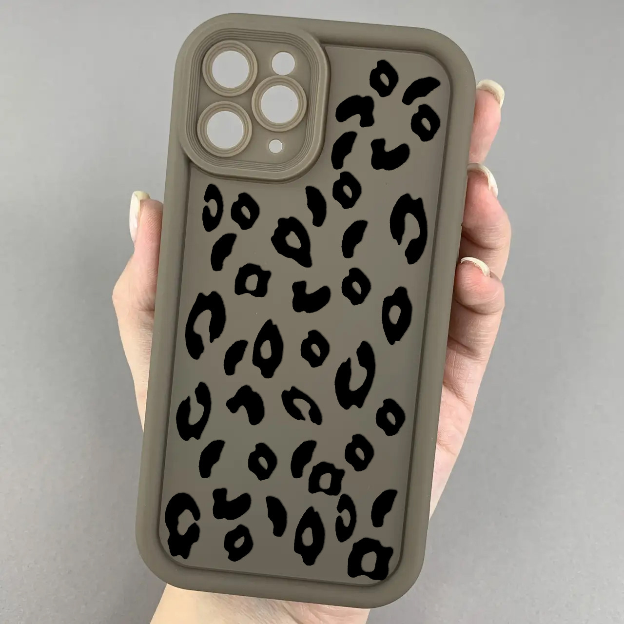 Чохол для iPhone 11 Pro коричневий з великими бортами з принтом чорний леопард на айфон 11 про w01l