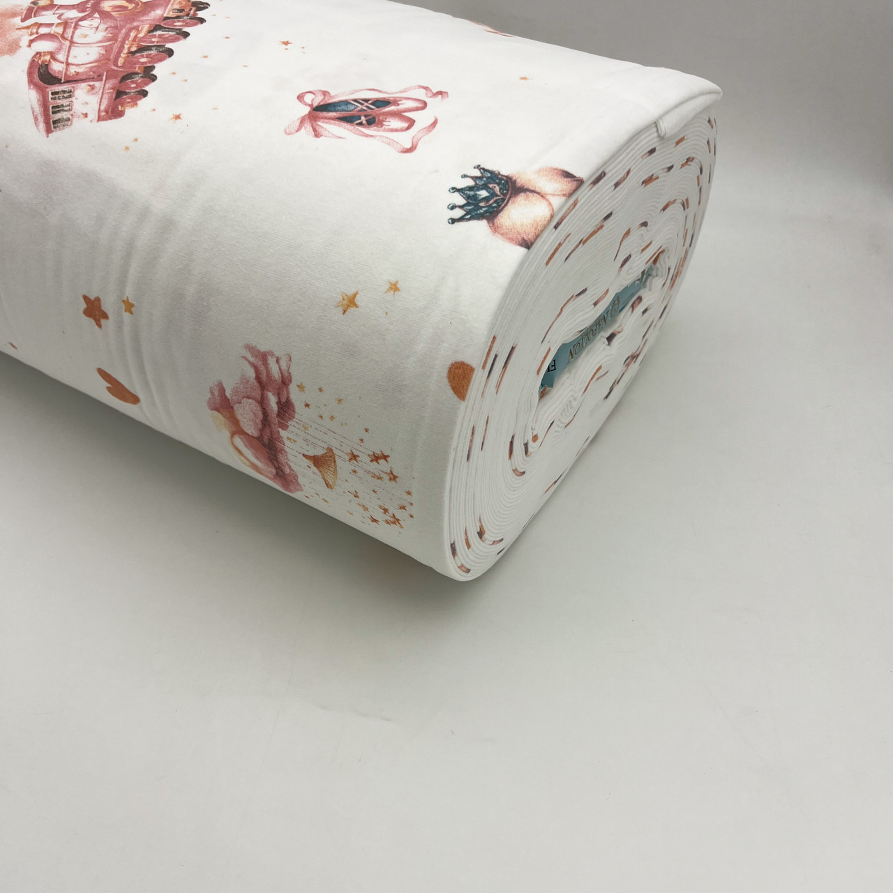 Фланель "Принцеси в повітряній кулі, балерини, паровози пудрові на білому" 240 см, фото 1