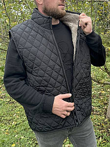 Жилетка-безрукавка з овчини стьобана чорна Унісекс (46-60 р.) – тепла, з водонепроникним верхом і коміром-стійкою