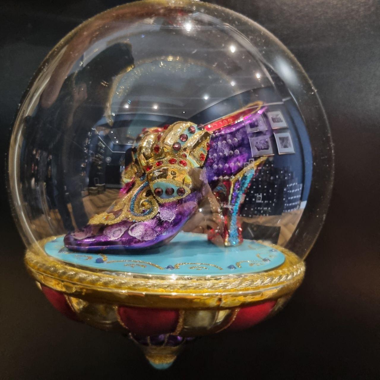 Скляна ялинкова іграшка Шар Туфелька Принцеси Komozja Family