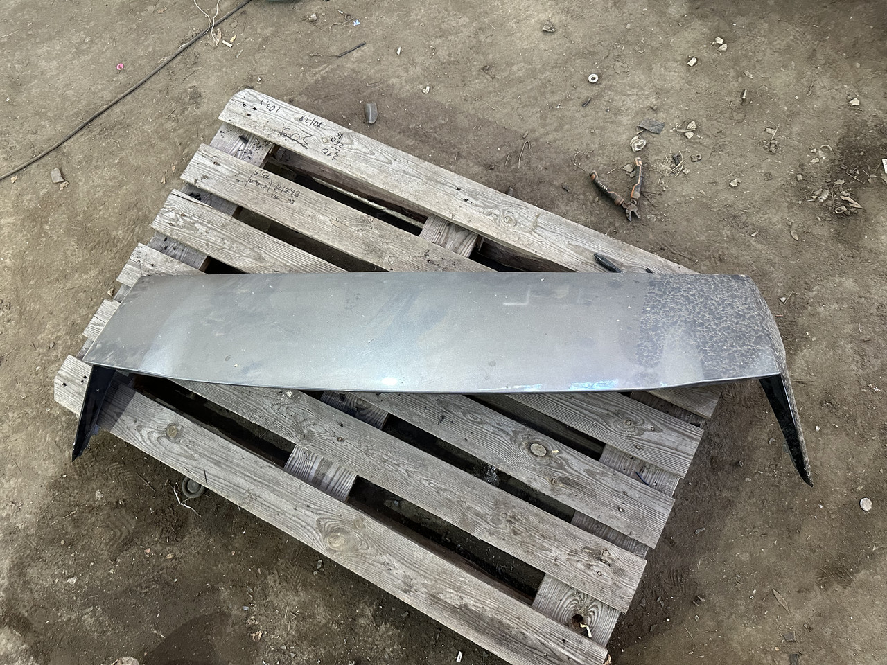 Спойлер дверей багажника Ford Explorer 20- зі стоп-сигналом LB5Z7844210AA, фото 1