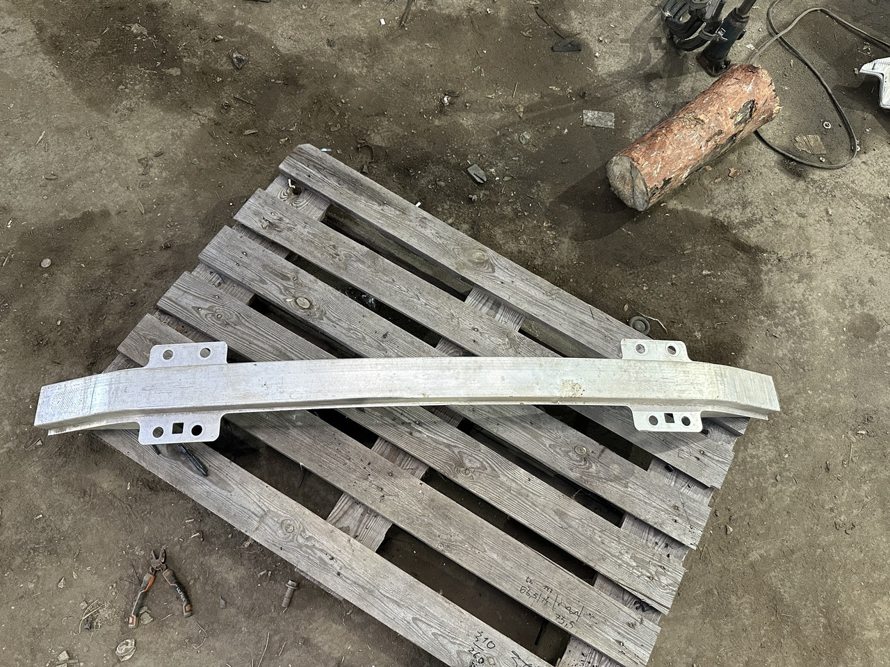 Підсилювач переднього бампера Ford Explorer 20- алюміній L1MZ17757D, фото 1