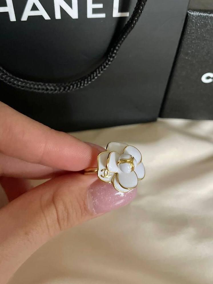 Кільце Шанель квіточка біла емаль позолота 18К, фото 1
