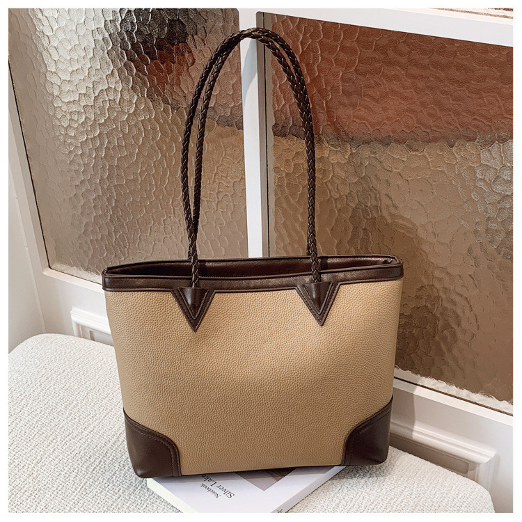 Жіноча сумка — гарна якість, базовий стильна сумка для через плече Ручні сумки — клатч ОПТ, фото 1