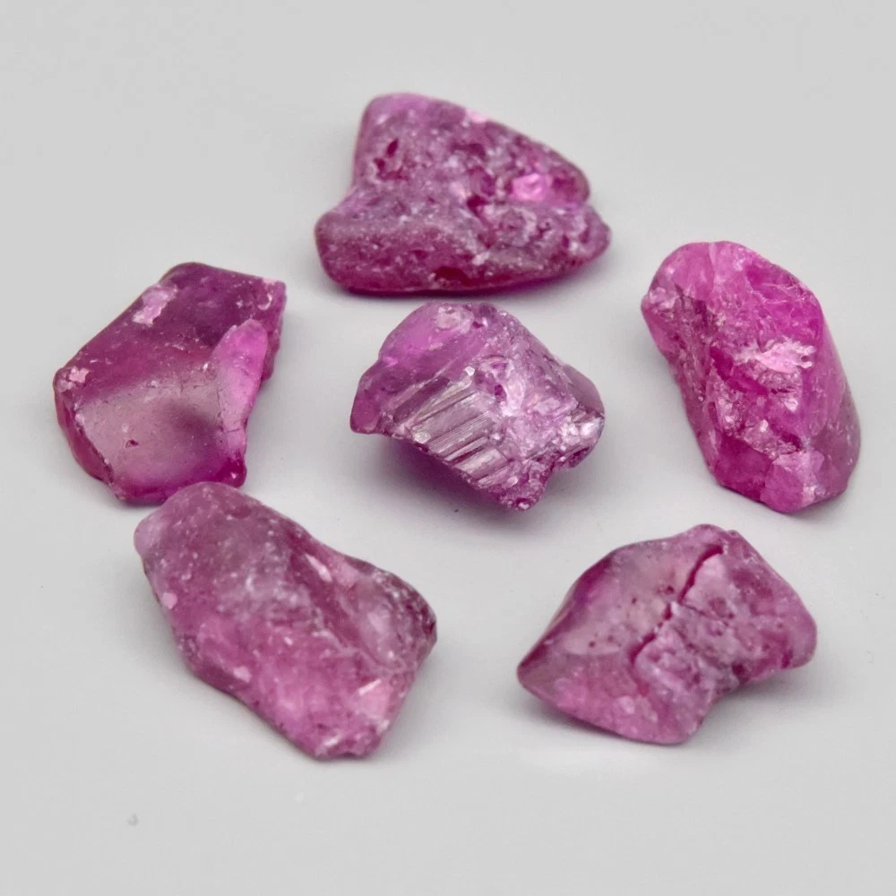 5.60 кт Природний рожевий сапфір Мадагаскару грубий