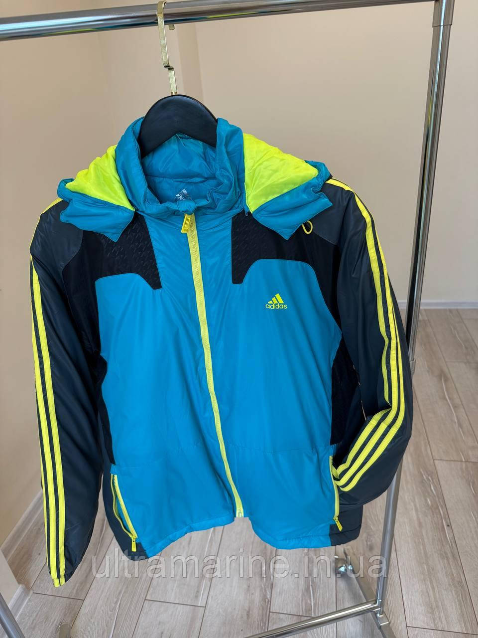 Куртка Adidas чоловіча на синтепоні синьо-чорна з жовтими вставками, фото 1