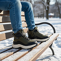 Зимове дитяче взуття, дутики, спортивні черевички, термоботки на овчині на хлопчиків на липучці. Розмір: 33-38