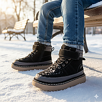 Зимове дитяче взуття, дутики, спортивні черевички, термоботки на овчині на хлопчиків на липучці. Розмір: 30-37