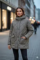 Куртка жіноча зимова чорна з капюшоном та кишенями подовжена темно-сіра, XL 22-51