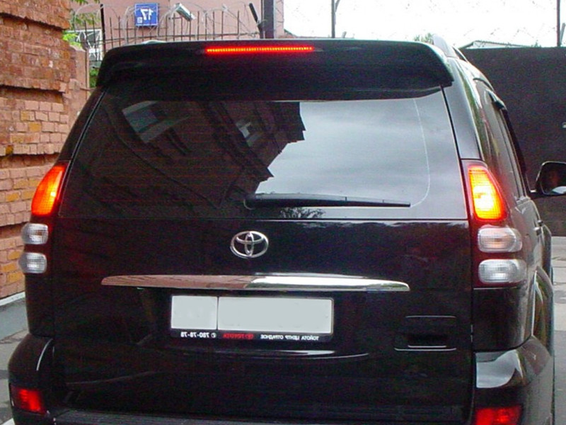 Задній спойлер зі стопом на Toyota LC Prado 120 2002-2009 Спойлер на дах Тойота Ленд Крузер Прадо 120