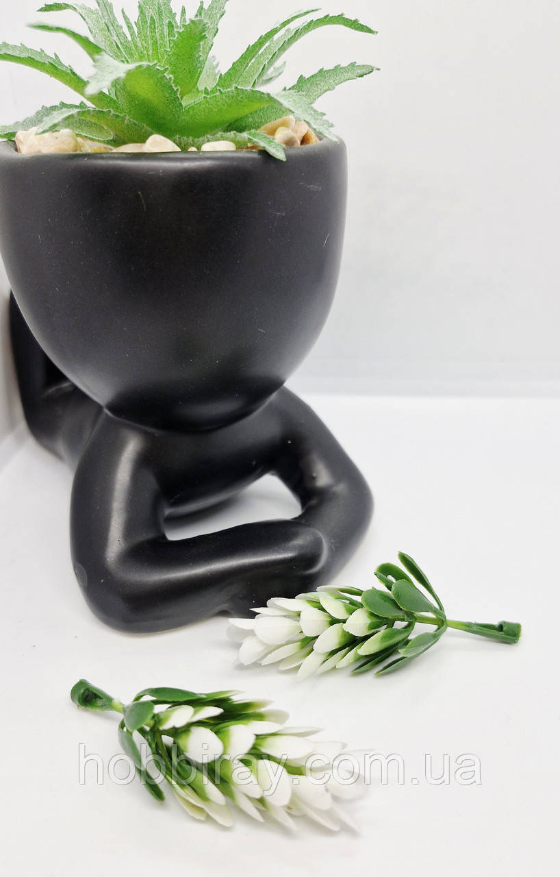 Штучна гілочка.  Довжина 6см. 1шт.Колір зелений-білий., фото 1