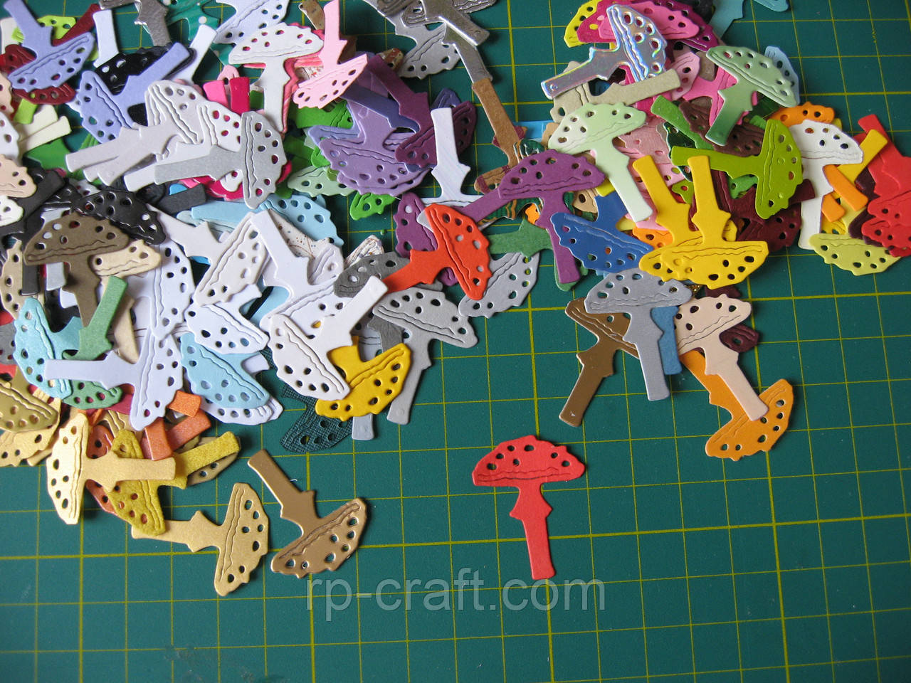 Вирубка з паперу та картону. Гриб, 24х30 мм, 20 штук, фото 1