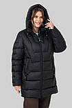 Жіноча зимова куртка-пуховик Софія великого розміру 50–60 | Теплий біопуховик до -15°C з капюшоном чорний, фото 7