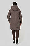 Тепле стьобане пальто жіноче 50–60 розмірів, з тинсулейтом і капюшоном | Зимове пальто батал мокко, фото 4