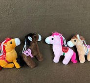 Мяка іграшка підвіска "Коник" 10см 825-8