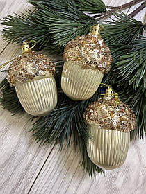 Новорічна прикраса - жолудь . Іграшка на ялинку у вигляді жолудя ( золото )