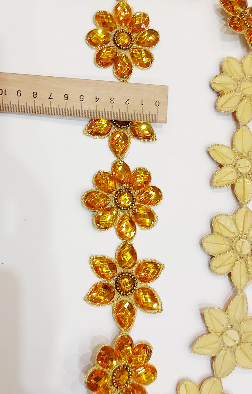 Тасьма зи стразами "Квітка" помаранчева 5,5 см. Тасьма зі стразами